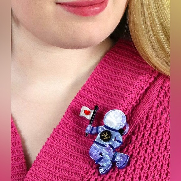 Erstwilder Major Tom Brooch space astronaut pin NWOT - Picture 3 of 8